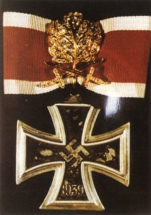 Knight's Cross with Golden Oakleaves, Swords, Diamonds